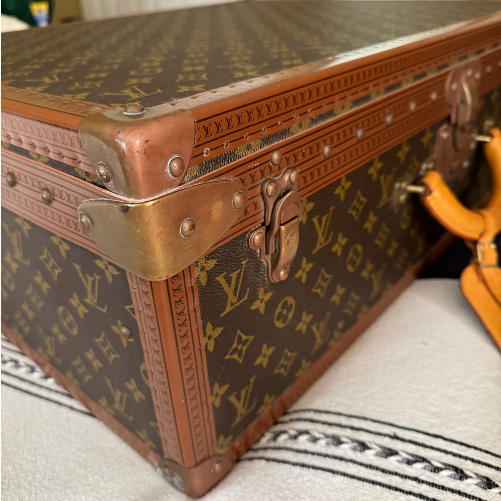 Louis Vuitton Brown and Tan Monogram Luggage - Picture 3 of 16